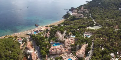 Invisa Figueral Resort - Hotel Club Cala Blanca in Playa Figueral
