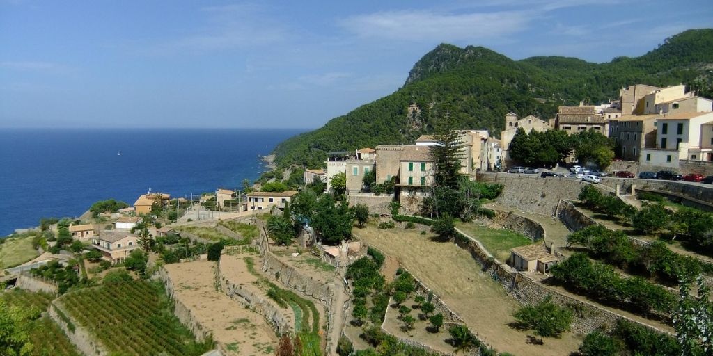 Banyalbufar im Tramuntana Gebirge auf Mallorca
