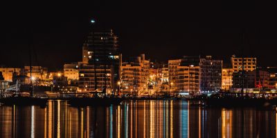 Ibiza bei Nacht, Boote und Wasser